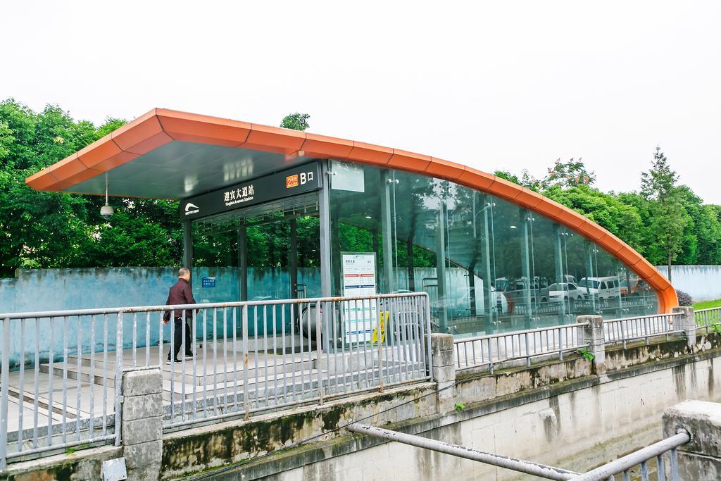 Happy E Family Apartment Chengdu Chadianzi Bus Station Branch Exteriör bild